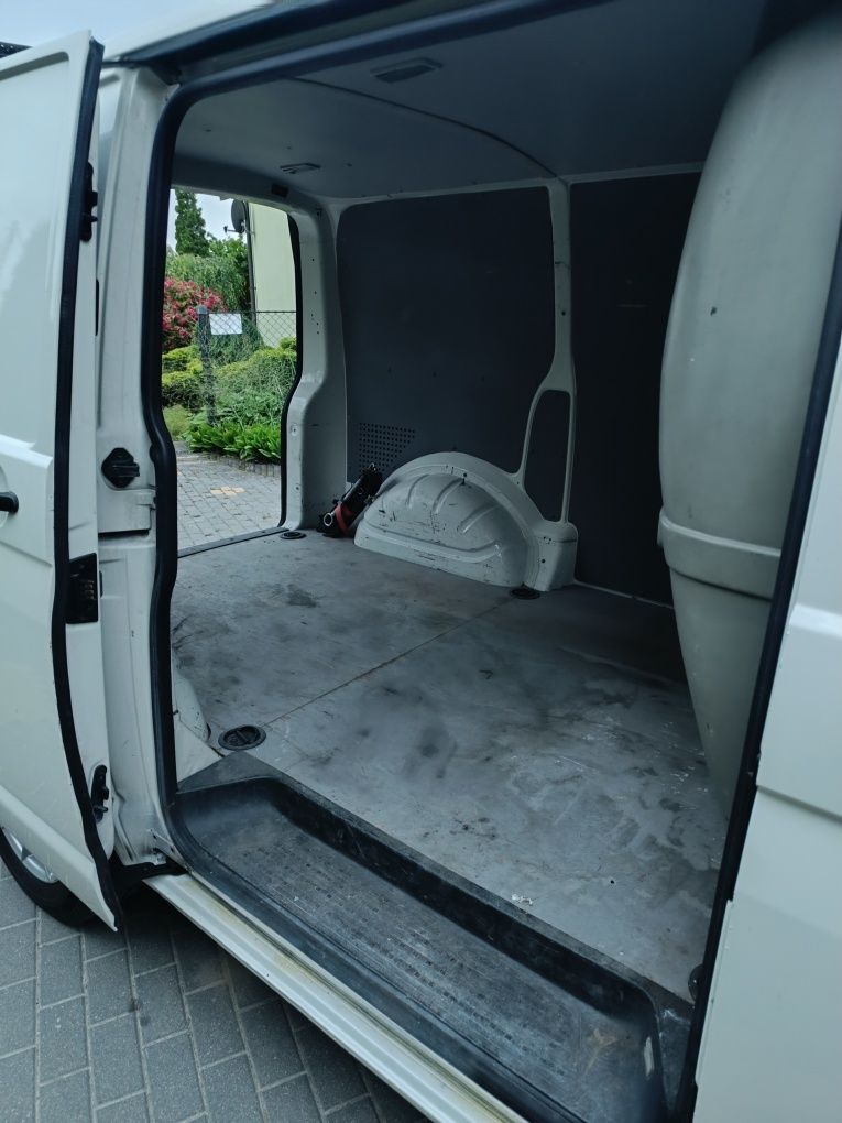 Vw Transporter T5 2,5 TDI 131km automat klima alu kamera cofania