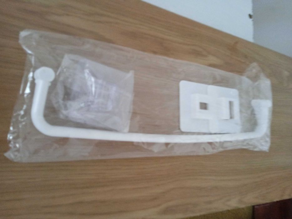 Plastikowe wieszaki ścienne nowe 2 szt.