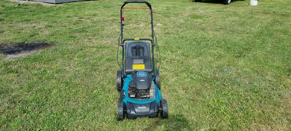 Kosiarka spalinowa Makita PLM4617