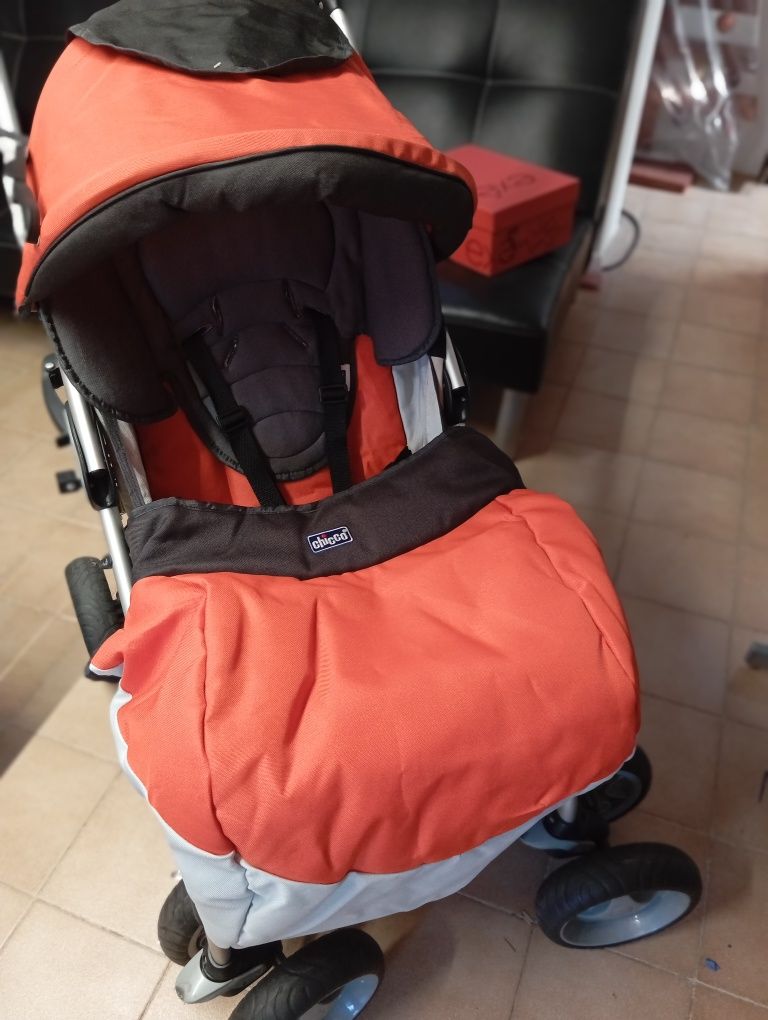 Carrinho de passeio para bebé