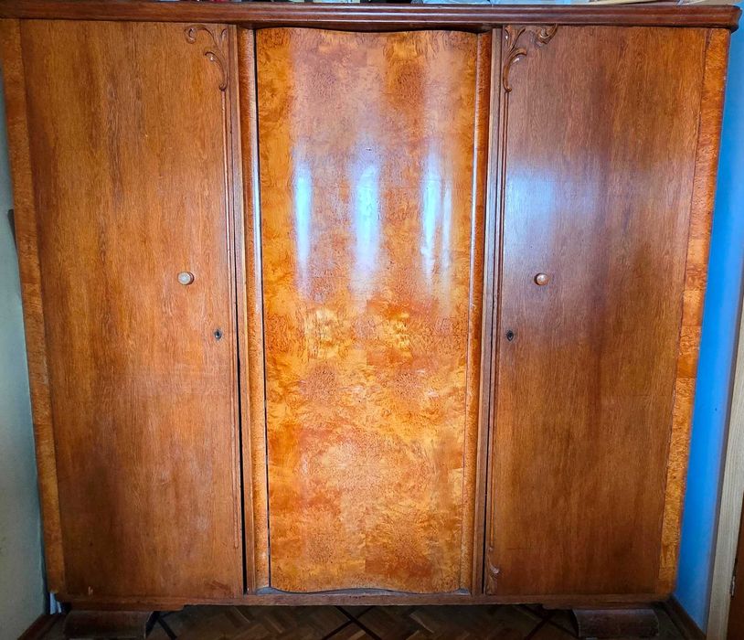 Stary kredens z około 1930 roku. Warszawa + szafa i toaletka (komódka)