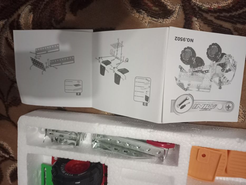 Конструктор металический возраст от 6лет.