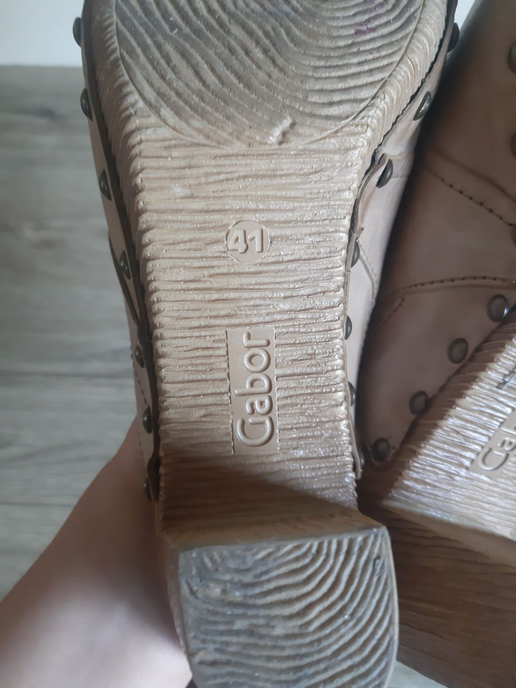 Chodaki, laczki skórzane Gabor,41
