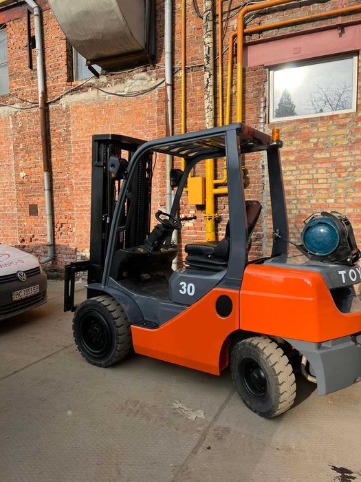 Автонавантажувач газовий Toyota 02-8FGF30