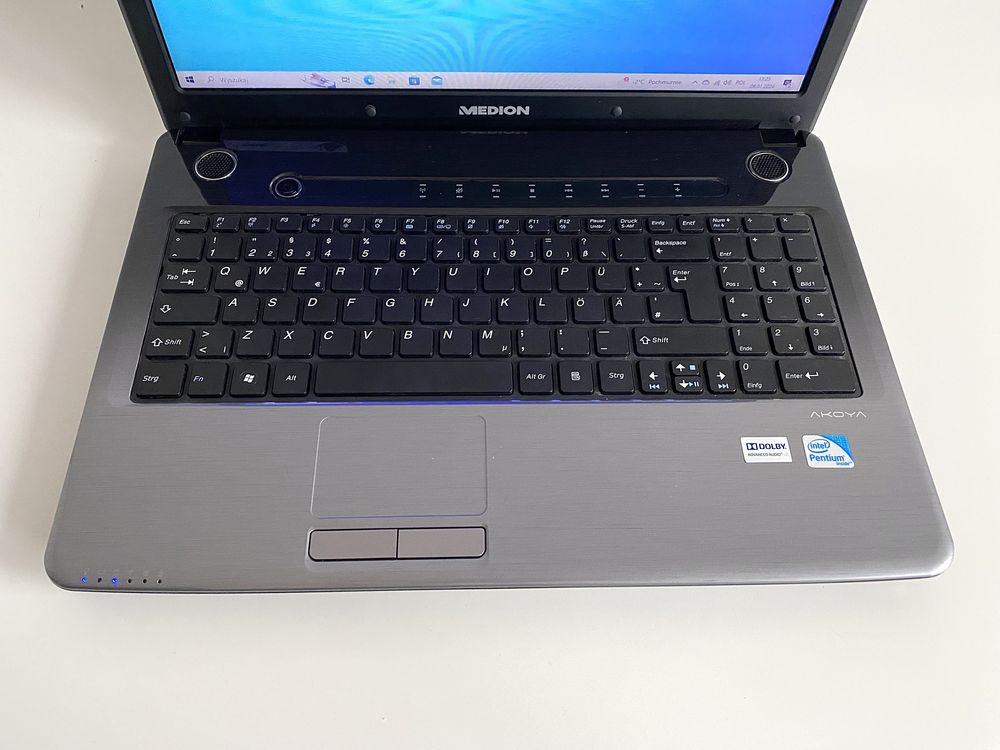 Laptop Medion Akoya 15 cali, 512 GB pamięci, 4GB RAM