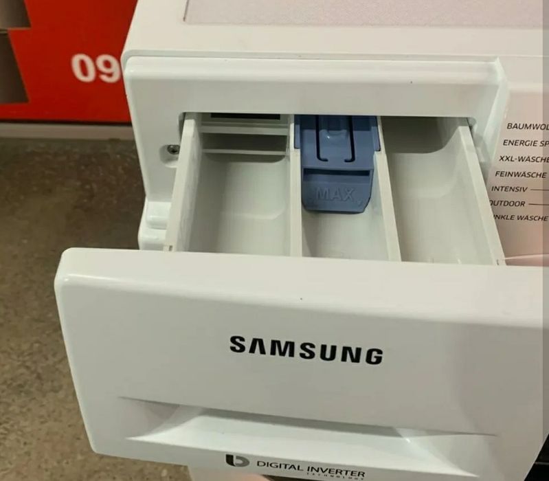 Стиральная машина прльна машина Samsung WW8GK6400QW/EG