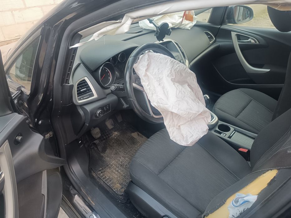 Opel astra j 1.6 benzyna