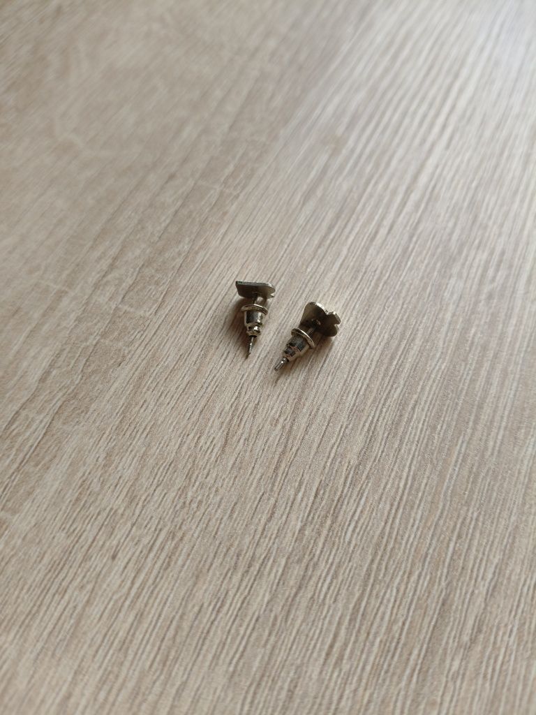 Srebrne kolczyki pik sztyft w świetnym stanie