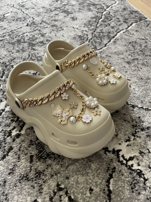 Крокси, тапочки жіночі