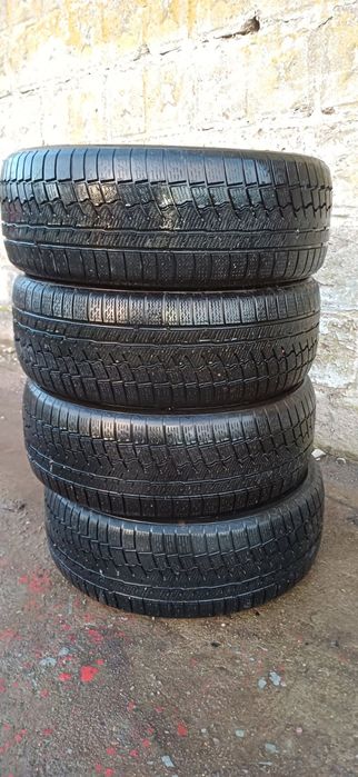 Opony Zimowe 215/55 R17 zeetex WH1000