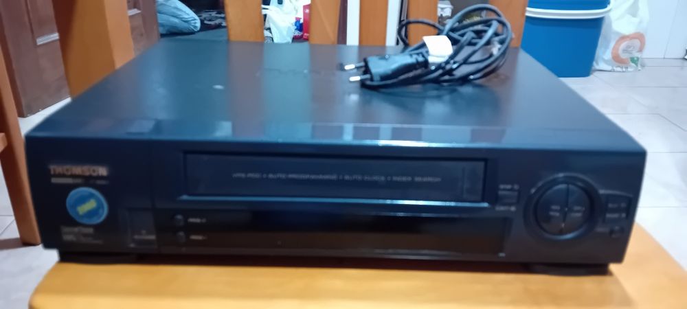 Leitor de cassetes VHS.