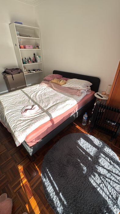 Cama + Colchão IKEA 160x200cm (como novos)