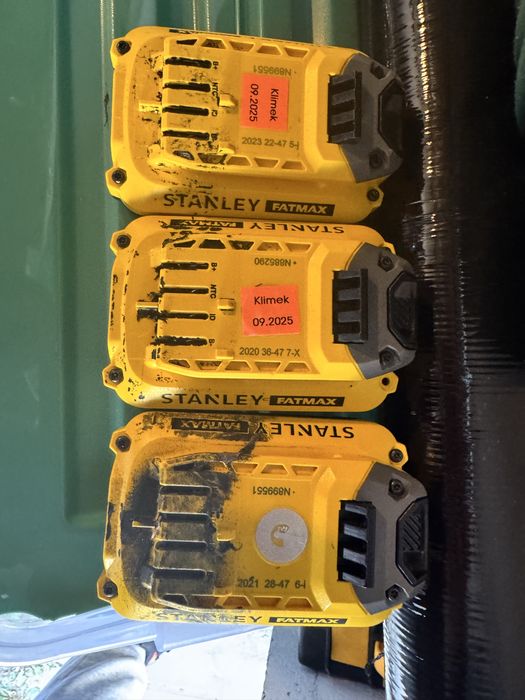 3 baterie stanley fatmax v20 2ah Zregenerowane