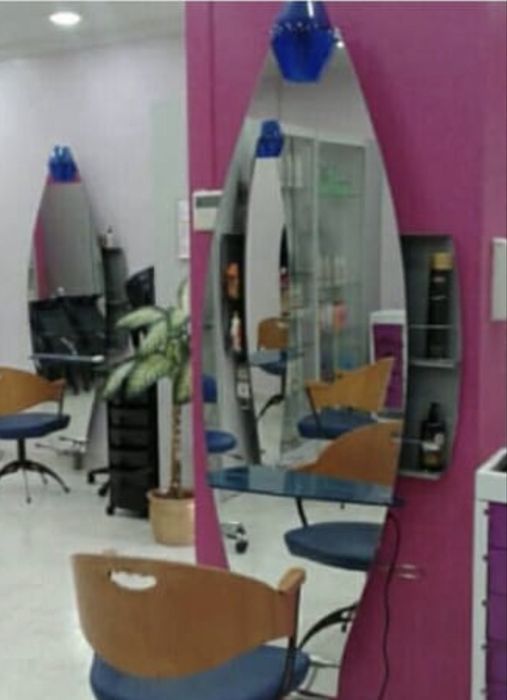 VENDO MOVEIS PARA  CABELEREIROS.