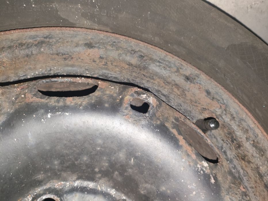 Sprzedam felgi wraz z oponami do fabia 2