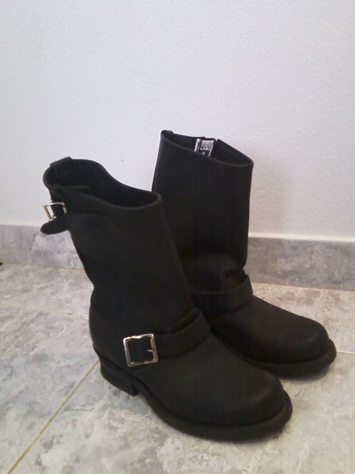 Botas Pretas Frye