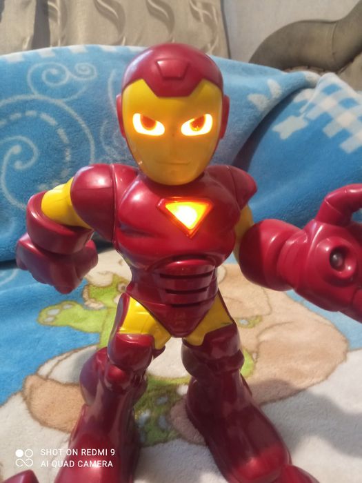 Продам робота  Железного человека