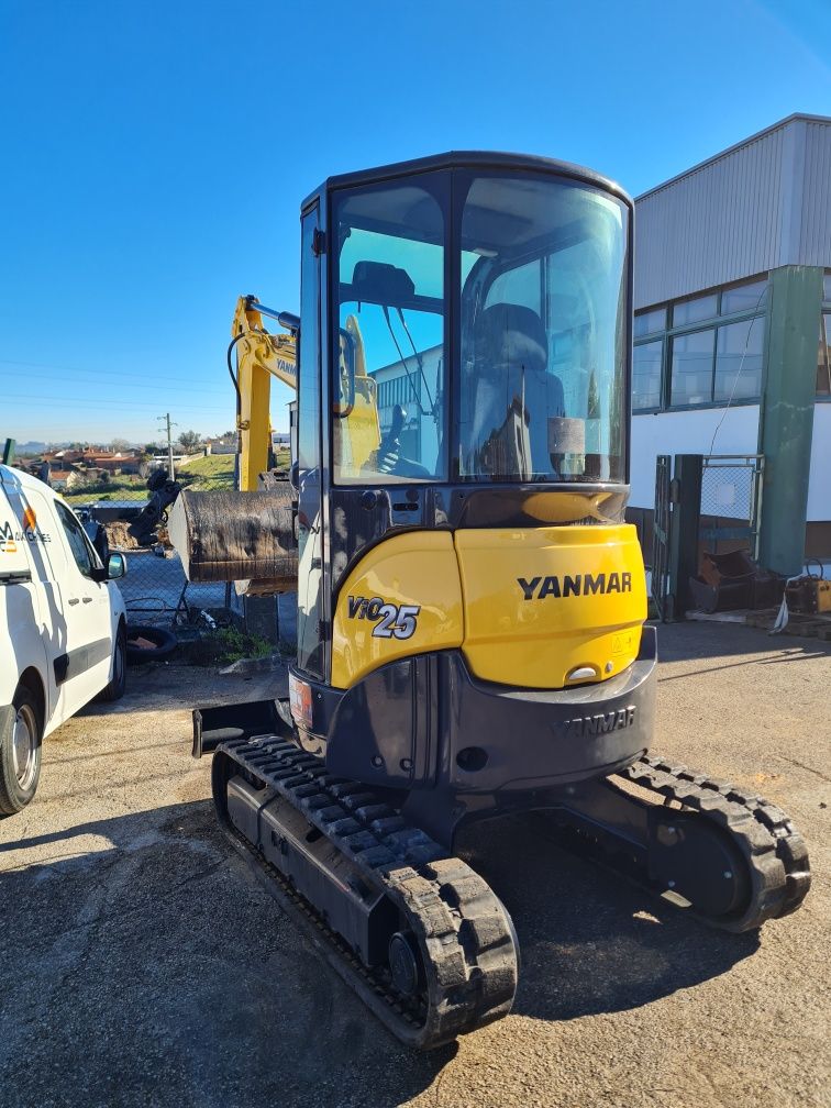 Mini Giratória Yanmar VIO25