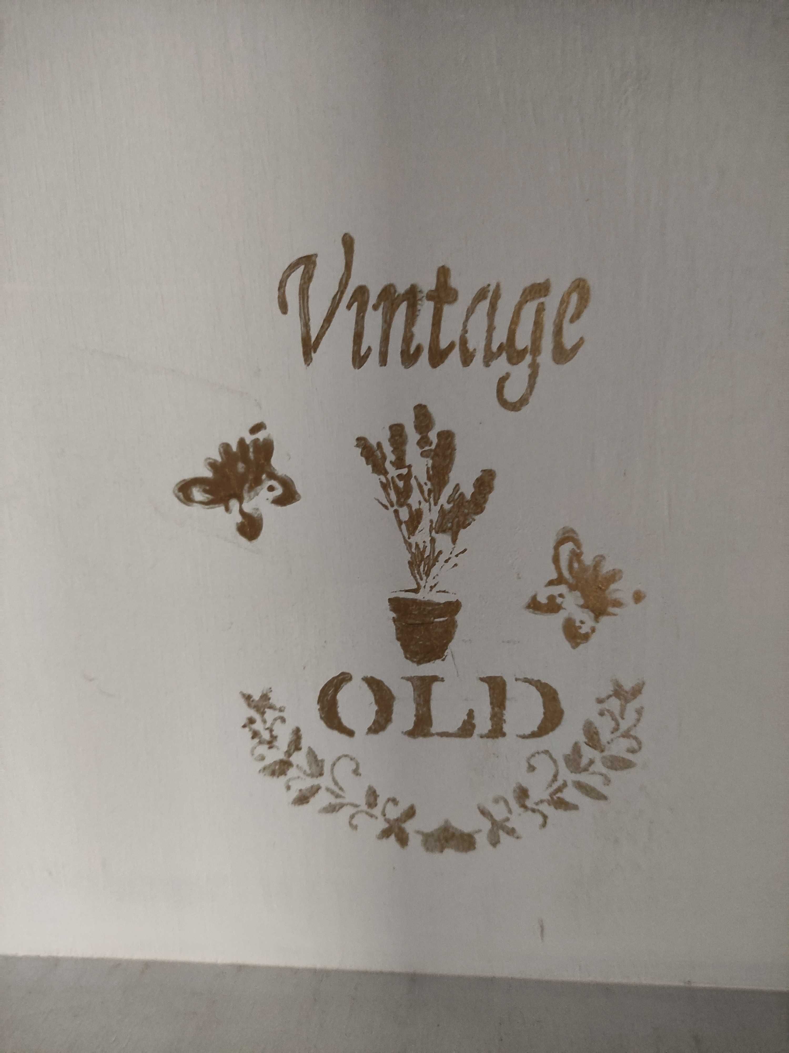 Móvel vintage, recuperado.