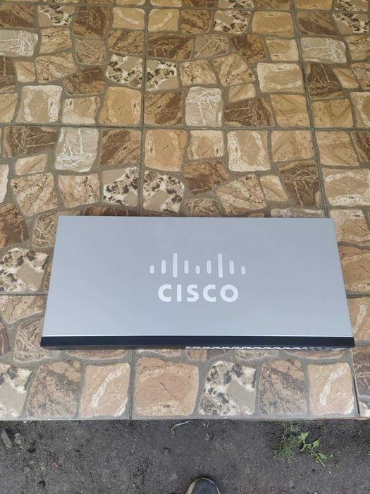 Cisco SF350-24P-K9-EU 24-портовий керований комутатор 10/100 POE,