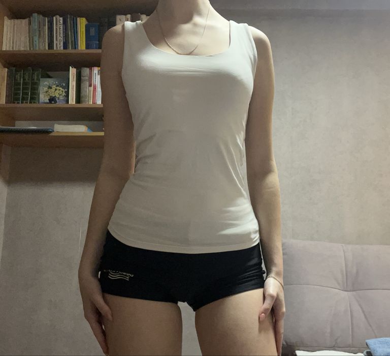 Топ довгий білий з вирізом