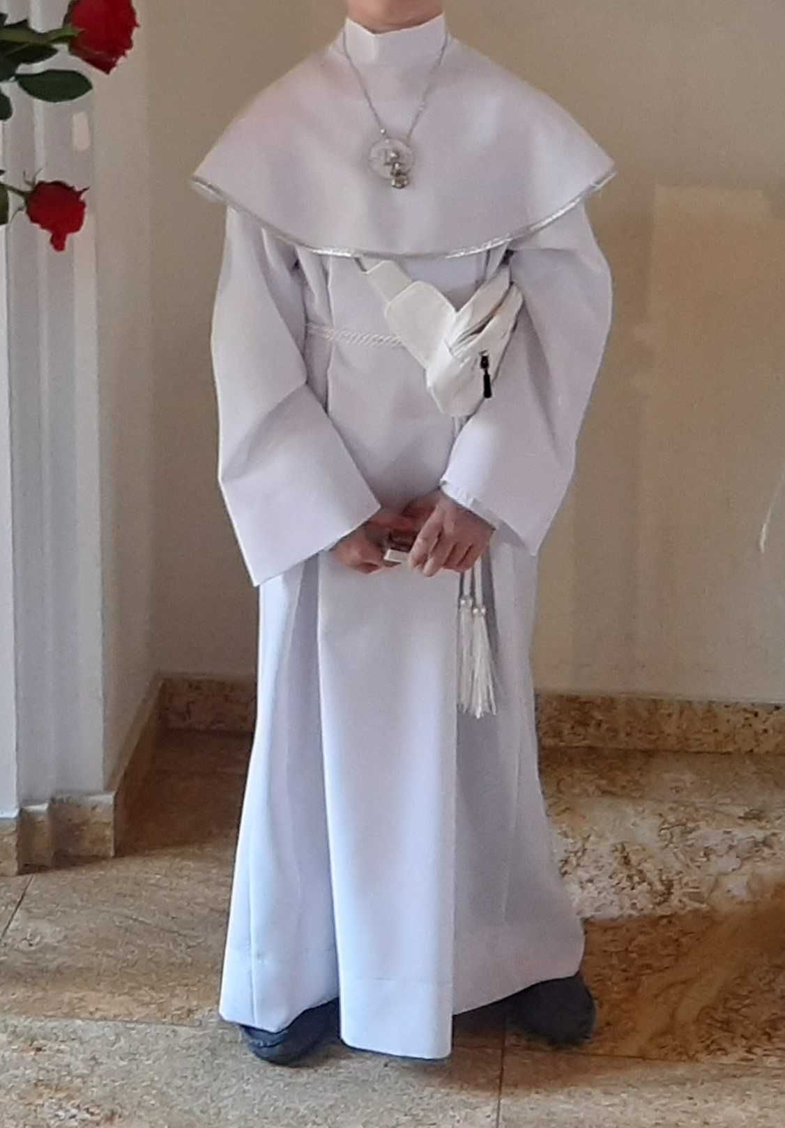 Alba komunijna (r. 140) z białą nerką, została 1 szt.