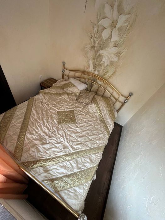 Сдам погод/ на добу  свою квартиру в Лозовій  ( звонить на вайбер )