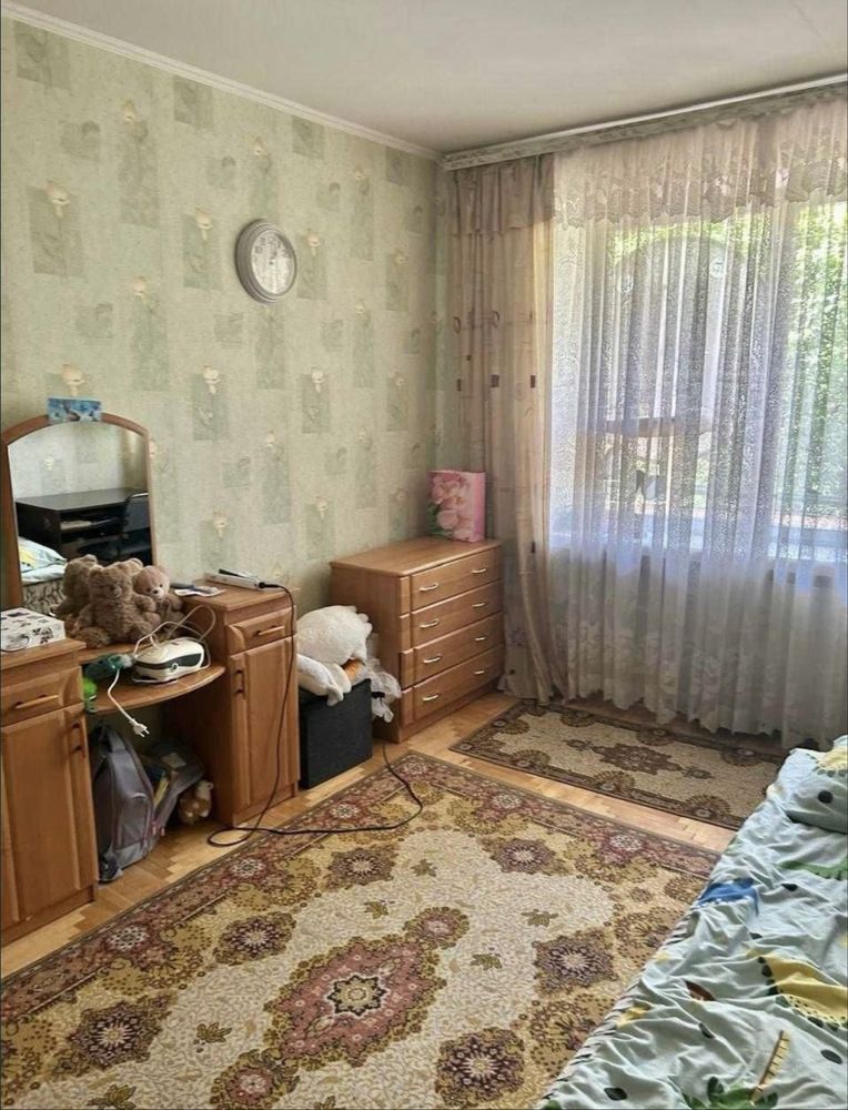 Продам дуже гарну квартиру у хорошому районі. Можна під програми