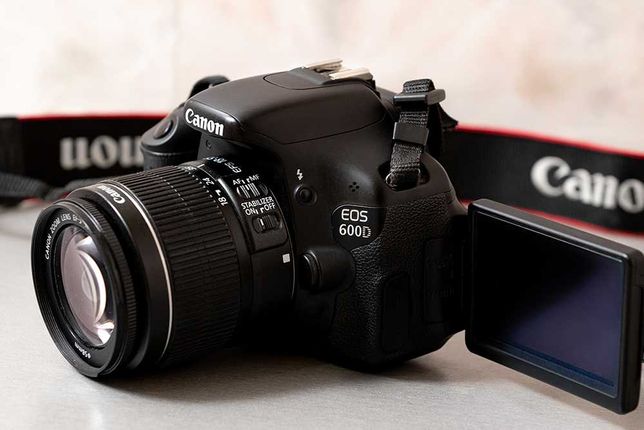 Canon EOS 600D -- kit 18-55mm зеркальный фотоаппарат объектив, сумка