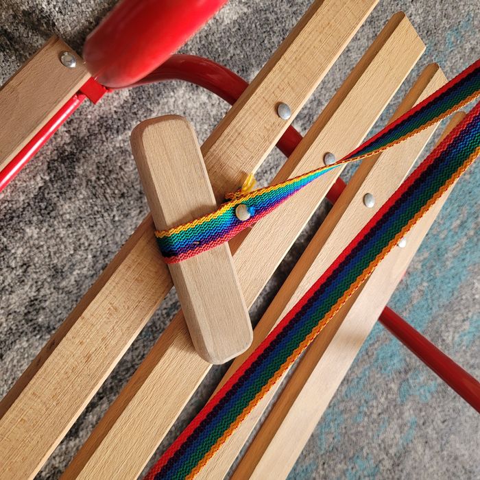 Sanki metalowe z oparciem