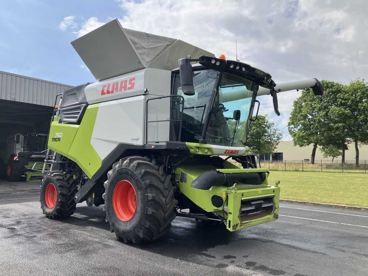 Комбайн Claas Trion 750 2023