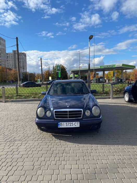 Продам ЗВЕРЯ Mercedes-Benz 230e w210 1995