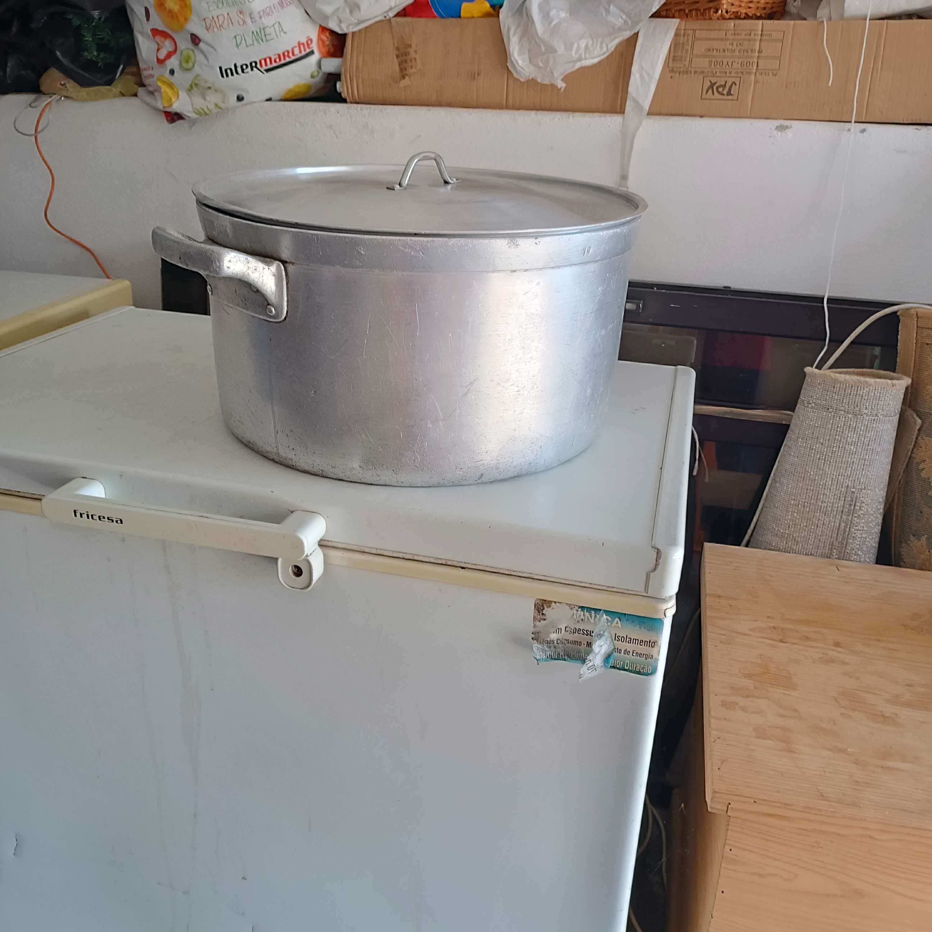 Vendo Material de  serviços de Catering - louças e outros