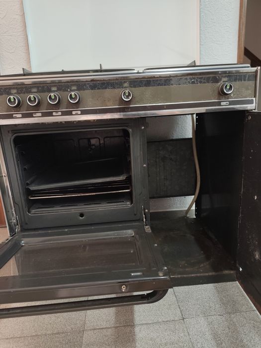 Fogão a gás com forno