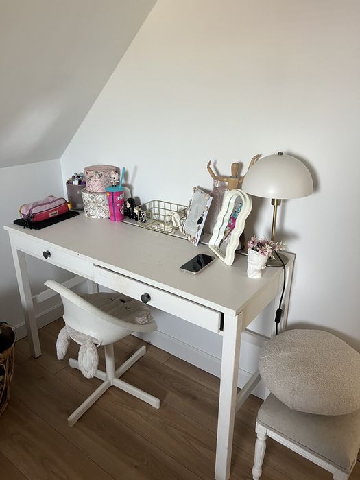 Białe drewniane biurko ikea hermes plus gratis krzeslko ikea