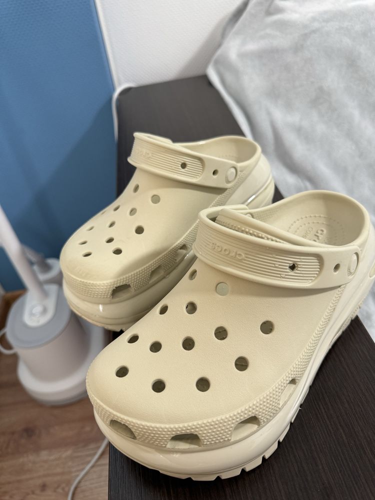 Crocs Mega Crush Clog Bone Жіночі Сабо Крокс Мега Краш Бежевий 38