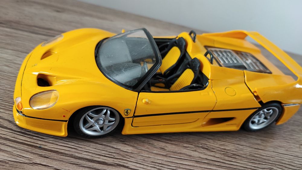 Ferrari f50 marki maisto duży model skala 1/18