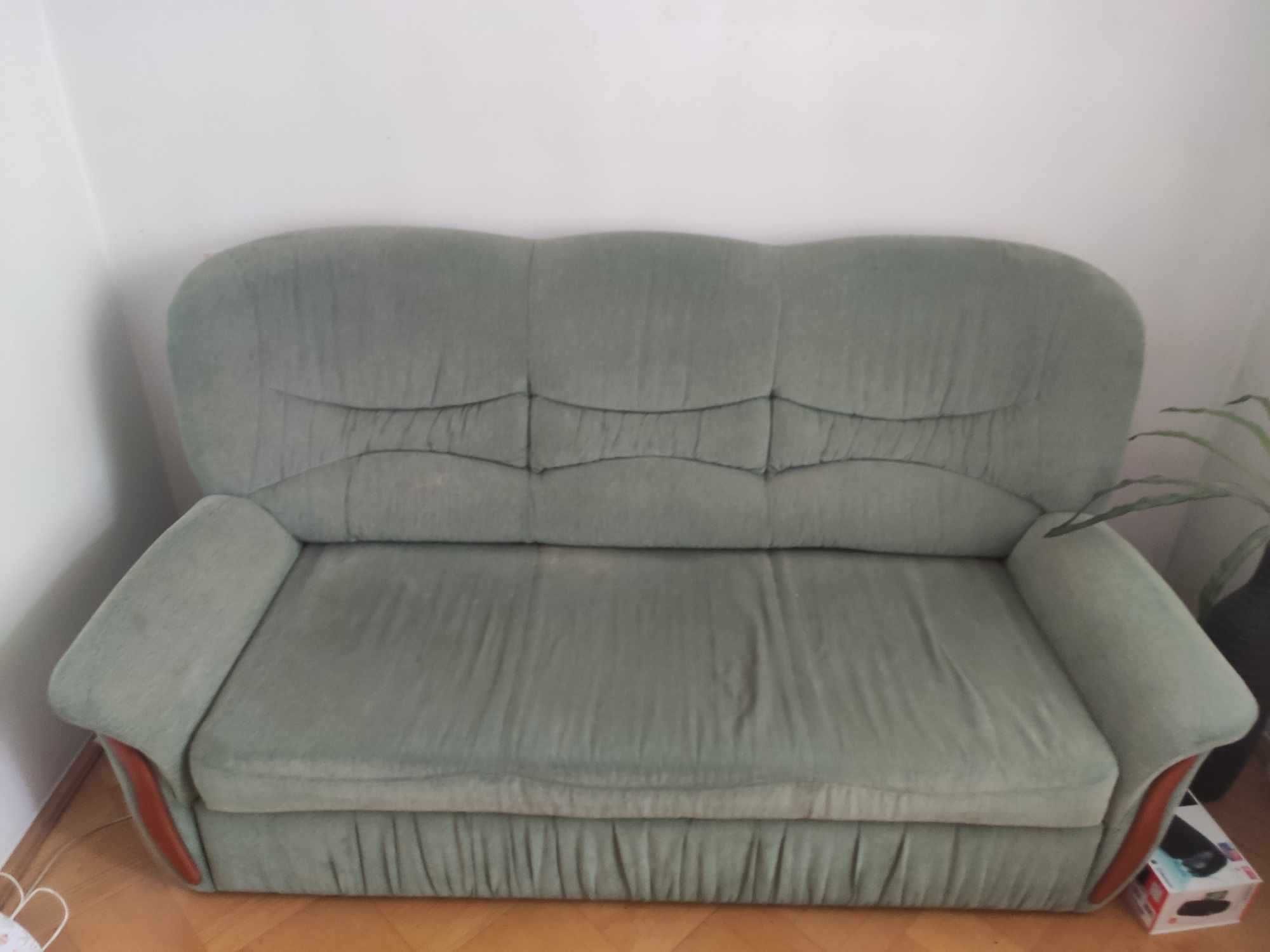 Rozkładana sofa i 2 fotele