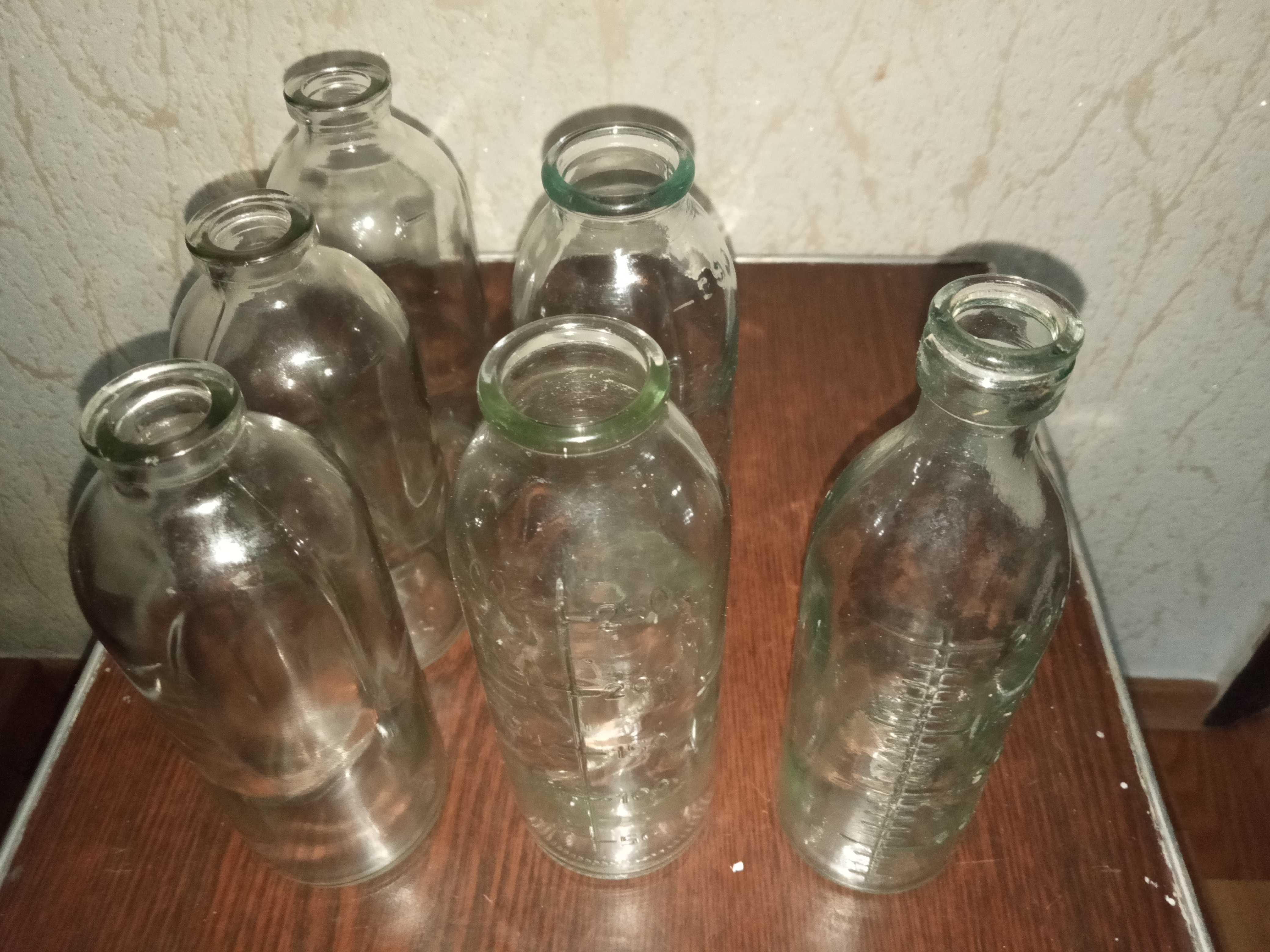 Банки 0,5; 1,0; 3,0 л, бутылочки с мерной шкалой, крышки п/эт.