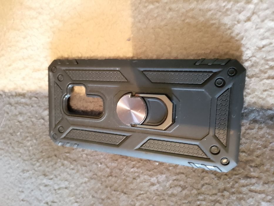 Кришка для телефона с подставкой