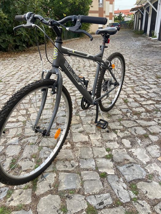Bicicleta  semi nova em muito bom aspecto