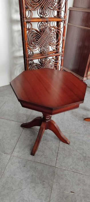 Mesa de apoio em madeira