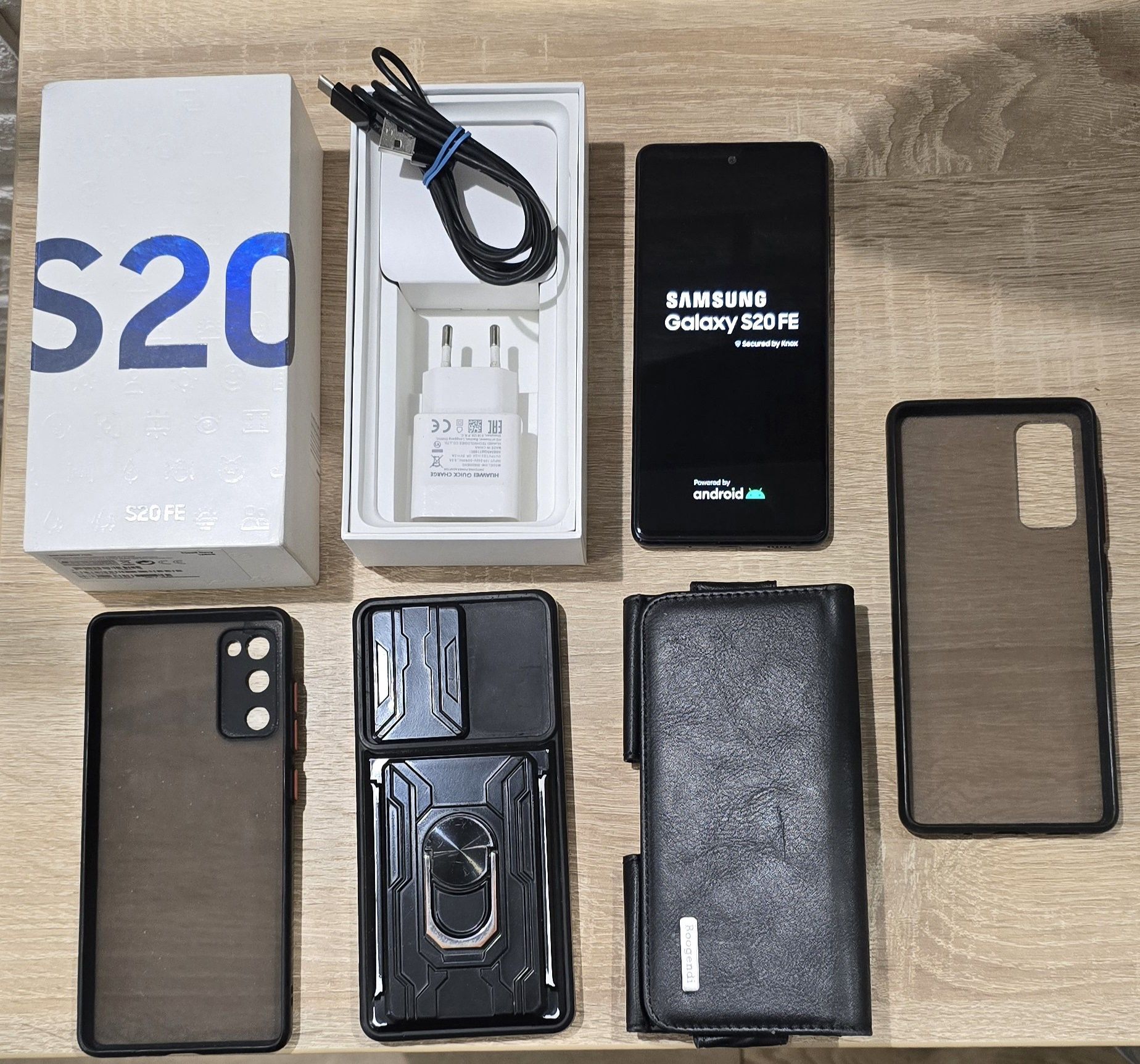 Samsung Galaxy S20 FE dual 
SIM stan bdb