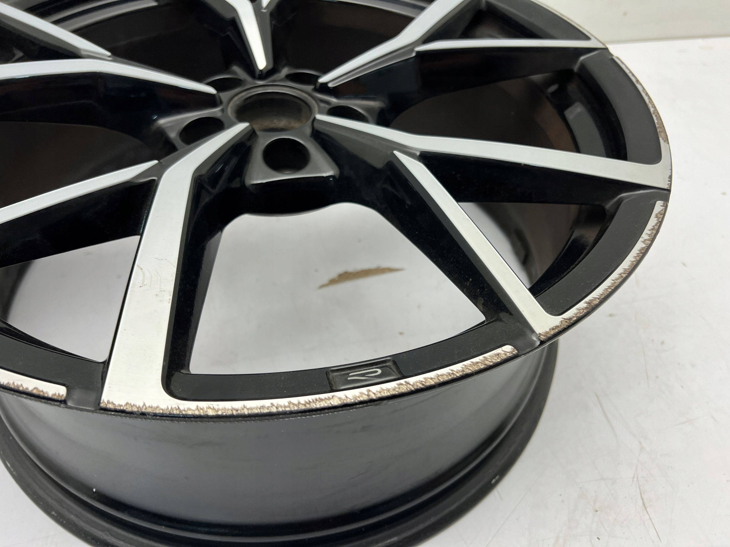 VW Arteon 3G8 R Felga koło Estoril 8Jx20 ET40 5x112 oryginał Oem