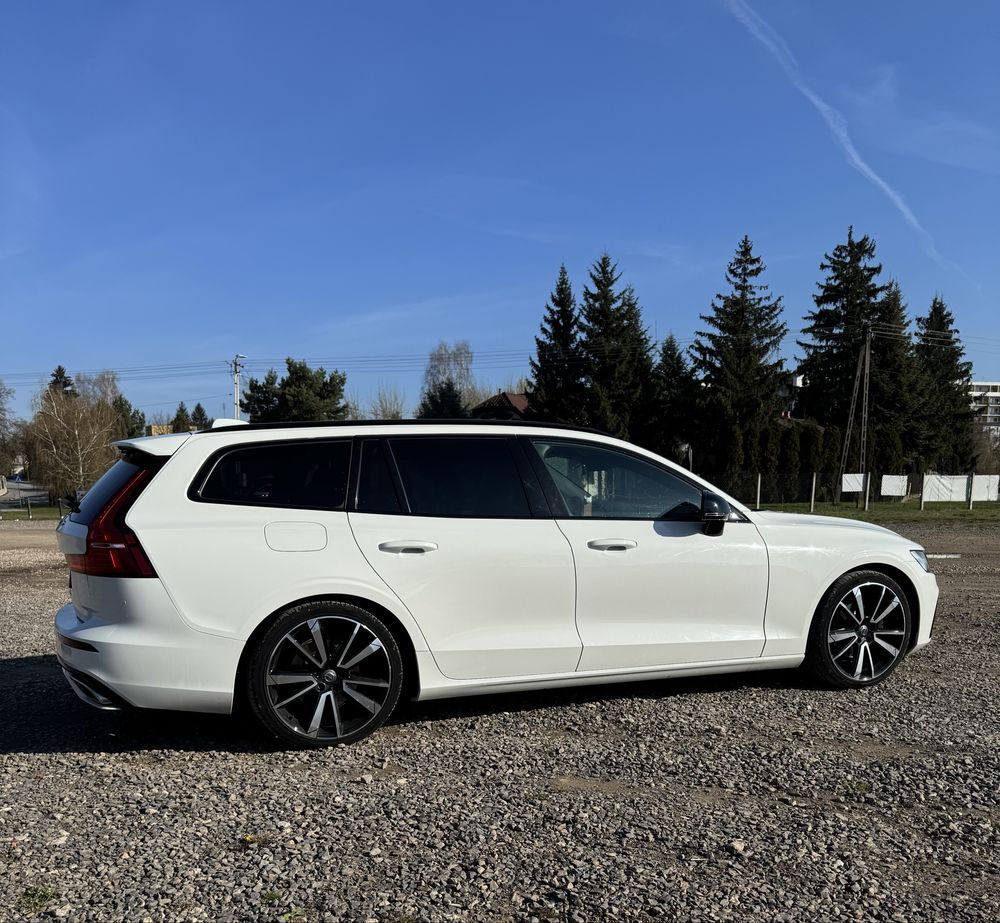 Volvo v60 2.0d 2019r R-design