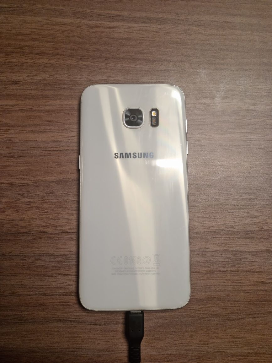 Продам samsung Galaxy s7 edge під відновлення або на запчастини