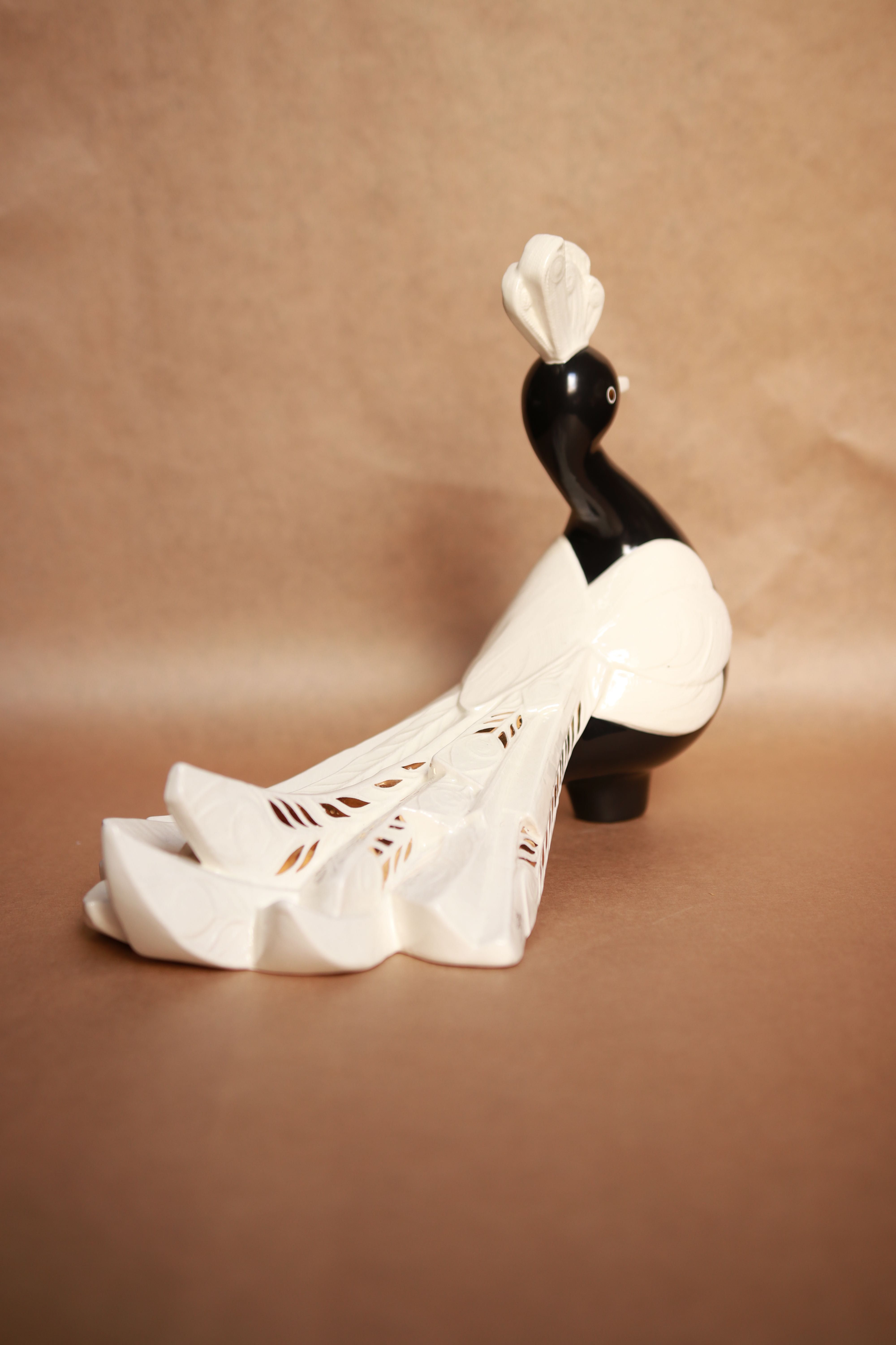 Figurka Bavaria Goebel paw