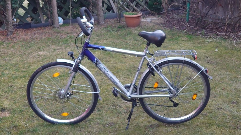 Rower aluminiowy trekkingowy LaStrada 28 cali 24 przerzutki Shimano