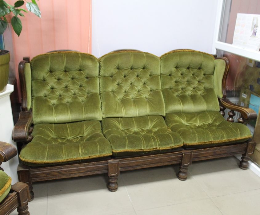 Продам диван +2 кресла