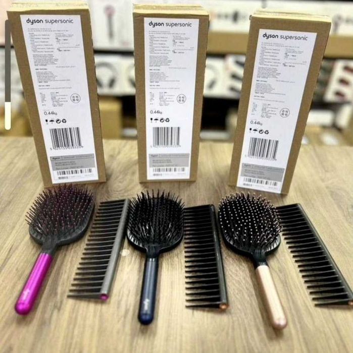 Гребінець Dyson золотого кольору розкіш та інновація для вашого волося